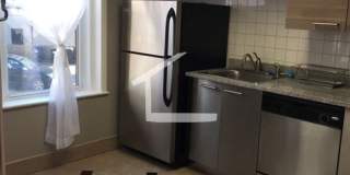 Large 3 bed unit right in front of the Green Line. Gallery 8