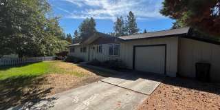 Great 3 Bed/2 Bath Single Family Home in NE Bend - Pheasant Court Gallery 1