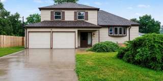 4 Bedroom Bellevue Home! Gallery 1