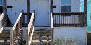 4235 Hollygrove Street Gallery 1