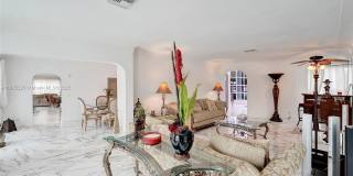 2889 NE 35th St Gallery 17