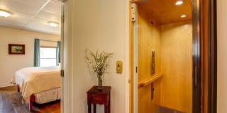 502 Western Avenue Gallery 27