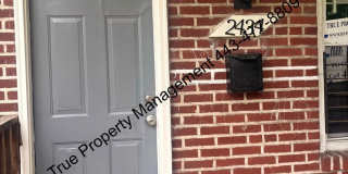Spacious 3 Bedroom Home with Backyard & In-Unit Washer/Dryer Gallery 3