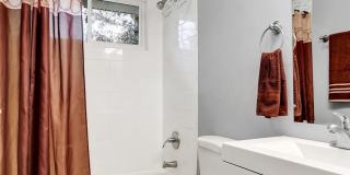 Beautiful 3 Bed, 2 Bath Single Family Home! Gallery 16