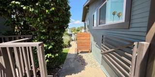 Gorgeous Fully Furnished Ocean Beach Retreat + FLEXIBLE STAY Gallery 25