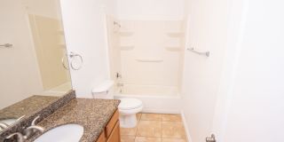 MOVE IN SPECIAL! $750 off first month rent! 2BR/1.5BA Condo! 2 parking spaces Gallery 23