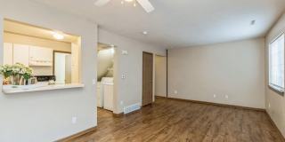 Super cute, 2 story townhome in West Ames Gallery 11