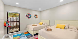 207 Holiday Dr Gallery 41