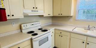 2 Bedroom, 1.5 Bath Townhouse Gallery 8