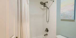 Ideal Downtown 1 BDR Close to Shops & Trails Gallery 22