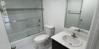 Aventura Harbor Apartments Gallery 27