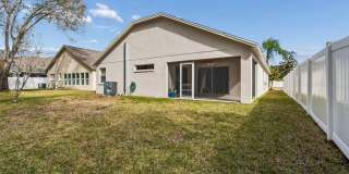 353 BAY ARBOR Gallery 24
