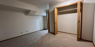 Large 6-Bedroom Home with a Fenced Yard, Pet Friendly! Gallery 14