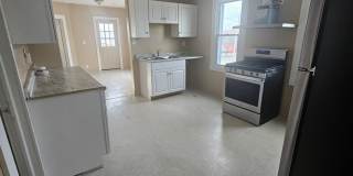 Upper 3 bedroom unit west side Gallery 1