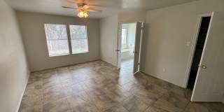 PRELEASING FOR MID JULY! 3 Bedroom 2 bath in the heart of South Austin Gallery 9