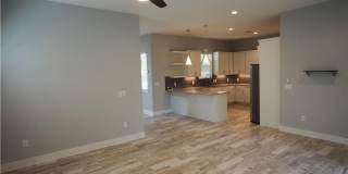 Modern 2 bed/2.5 bath Central Austin Home Gallery 3
