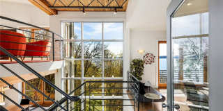 Architectural Seattle Masterpiece with Panoramic Water Views Gallery 8
