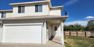 Large 4 bed duplex in Orchard Mesa Gallery 1