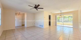 GULF GATE SARASOTA! OUTSTANDING 3 BEDROOM/2 BATH HOME WITH EXTRA LARGE YARD! Gallery 4