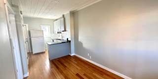 Charming One Bedroom Home in Sunnyside! Gallery 8