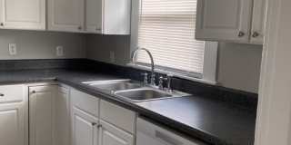Updated 2 bed 1 bath home - 10 Minutes to Downtown! Gallery 6