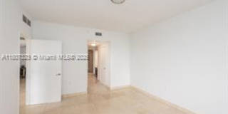 16275 Collins Avenue Gallery 8