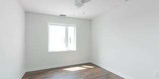 Graduate Pointe Gallery 4