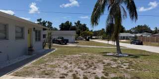 Charming Fully Furnished 2 Bedroom, 1 Bathroom Home in Sarasota Gallery 1