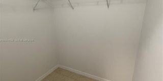8423 NW 138th Ter Gallery 11