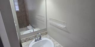 1001 Wright St Gallery 9