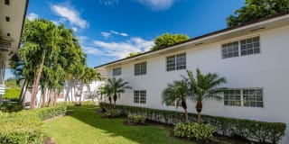 Legacy at Dadeland Gallery 10