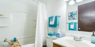 Waters Landing Apartment Gallery 9