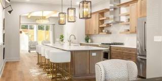 722 Lakeview Avenue NE unit: A Gallery 1