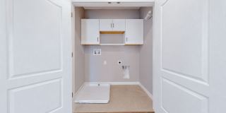 Like-New End-Unit 3 Bedroom Townhome Gallery 27