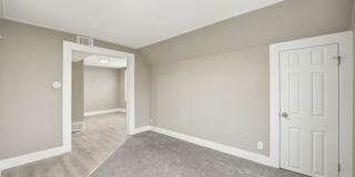 1217 N Harding Avenue, Gallery 3