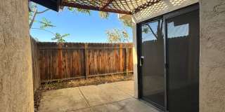 Beautiful Condo For Rent Gallery 18