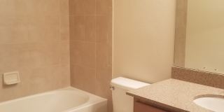 Beautiful 3 bedrooms 2.5 baths townhouse with 1 car garage in Tuscany Place Gallery 14