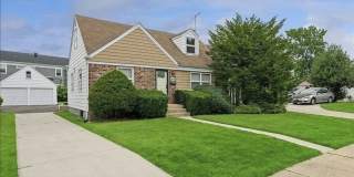 551 Emerson Street Gallery 1