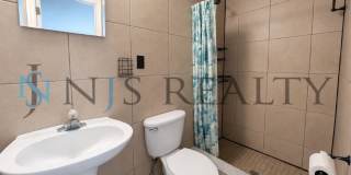 Gorgeous 3/2/1 1200 Sq. Ft. with fenced yard, all tile floors, custom baths and remodeled kitchen!! Gorgeous 3/2/1 1200 Sq. Ft. with fenced yard, all tile floors, custom baths and remodeled kitchen!! Gallery 13