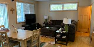 Nice 3 Bedroom 2.5 Bathroom Townhome in Hudson Gallery 7