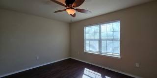3/2.5/2 Duplex / Easy Access to Highways, Shopping, Restaurants, & Entertainment / Large Fenced in Yard / CISD Gallery 19