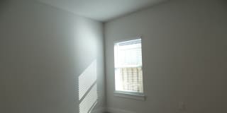 4-Bedroom Home - Community Pool Gallery 22