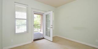 5528 Waterman Boulevard Gallery 19