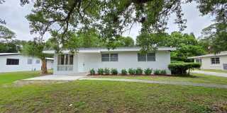 3/2 with Florida room and Carport Gallery 1