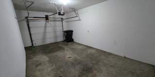 Cute 2-bedroom duplex in Normal! Gallery 16