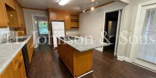 Spacious One Level Home with Den, Granite Kitchen Island, and 2 Car Carport Gallery 20