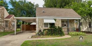 Charming & Cozy Living Gallery 3