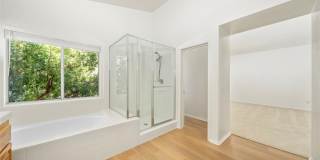 17 Camarin Street Gallery 17