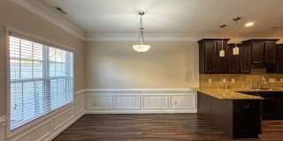 Lovely 3 Bed 2.5 Bath Home with Community Amenities Gallery 6