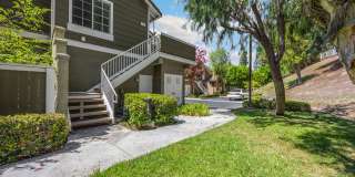 Spacious upper-level 2-bedroom, 2-bath condo featuring a private balcony/patio & upper loft Spacious upper-level 2-bedroom, 2-bath condo featuring a private balcony/patio & upper loft Gallery 1